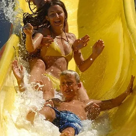 696-7 For 4+2 Pers. In *