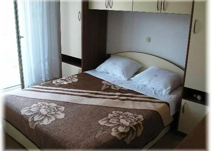 696-7 For 4+2 Pers. In Apartment Lopar